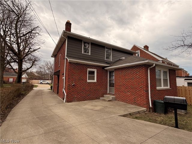 3921 Faversham Road, University Heights, OH 44118