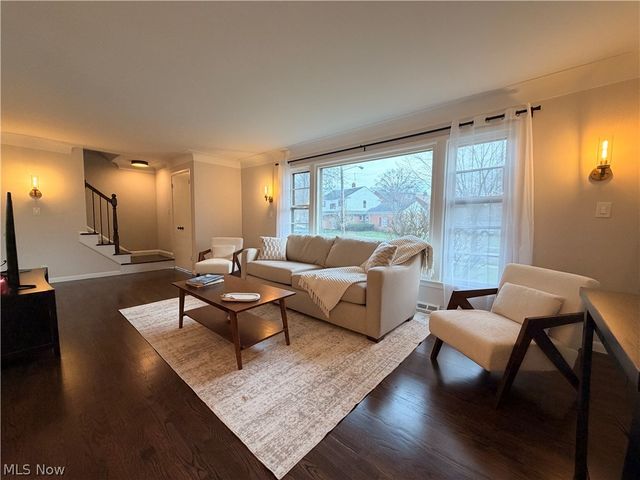 3921 Faversham Road, University Heights, OH 44118