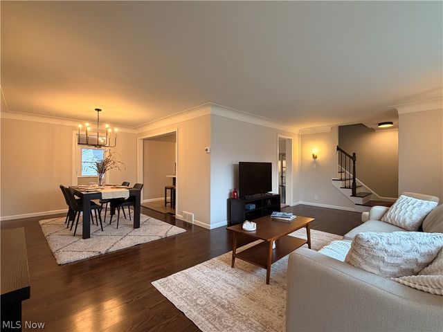 3921 Faversham Road, University Heights, OH 44118