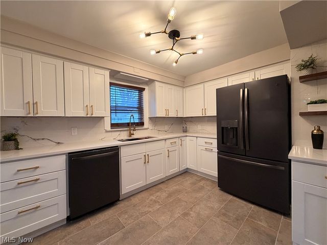 3921 Faversham Road, University Heights, OH 44118