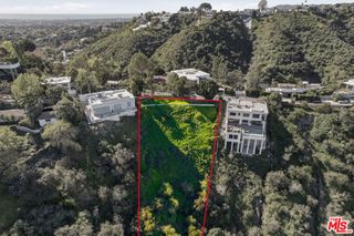 1016 Stradella Road, Los Angeles, CA 90077