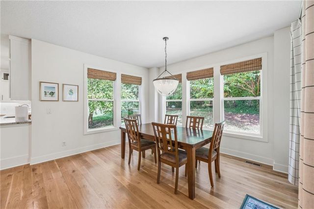 433 N Winnebago Drive, Lake Winnebago, MO 64034