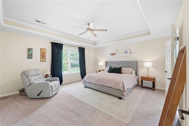 433 N Winnebago Drive, Lake Winnebago, MO 64034