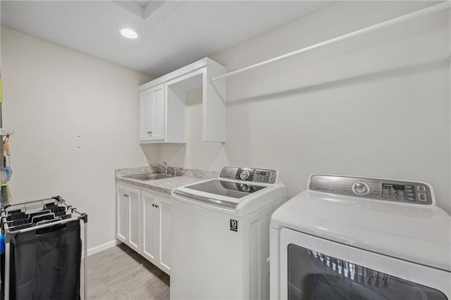 433 N Winnebago Drive, Lake Winnebago, MO 64034
