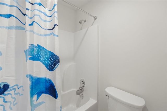 433 N Winnebago Drive, Lake Winnebago, MO 64034