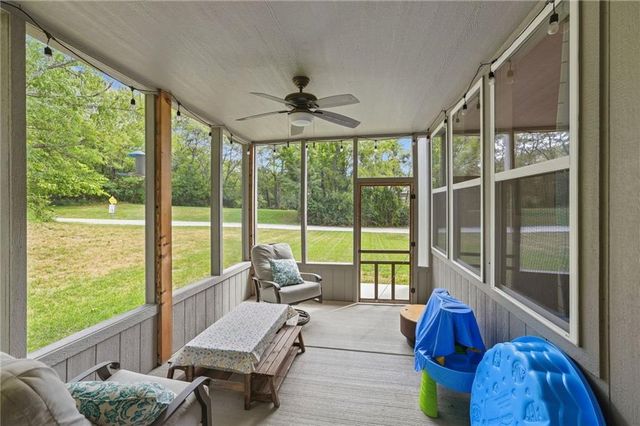 433 N Winnebago Drive, Lake Winnebago, MO 64034