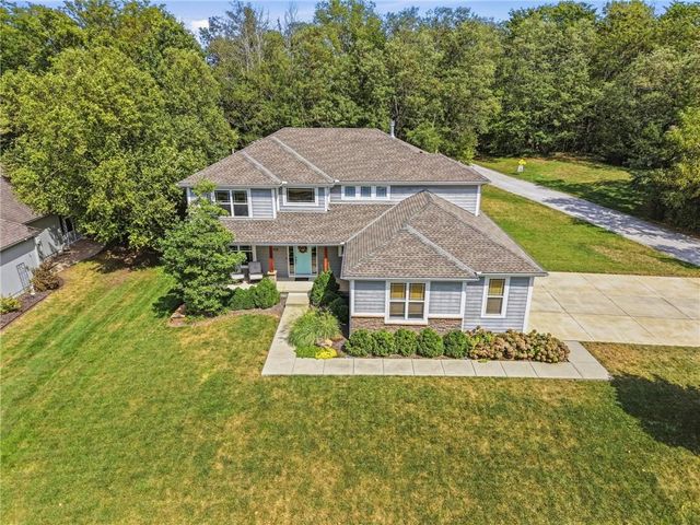 433 N Winnebago Drive, Lake Winnebago, MO 64034
