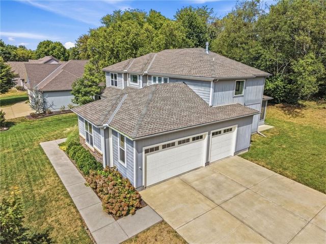 433 N Winnebago Drive, Lake Winnebago, MO 64034