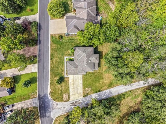 433 N Winnebago Drive, Lake Winnebago, MO 64034