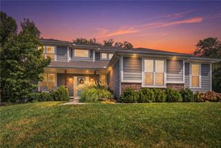433 N Winnebago Drive, Lake Winnebago, MO 64034