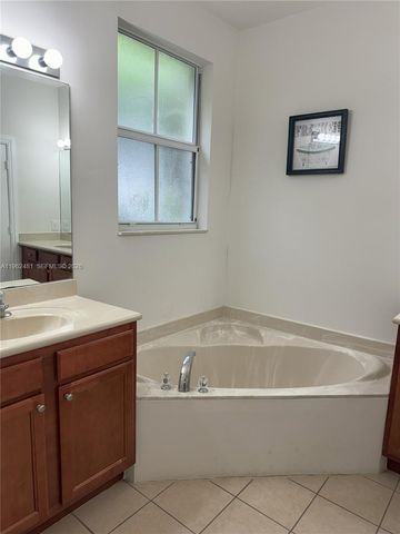 1048 NE 30th Ave 1048, Homestead, FL 33033