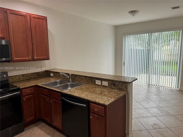 1048 NE 30th Ave 1048, Homestead, FL 33033