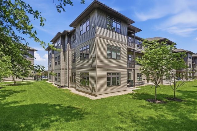 11 Executive Drive 113, Stoneham, MA 02180