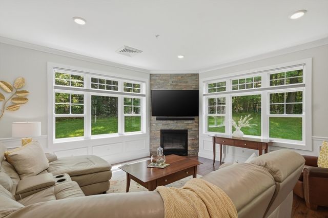 11 Executive Drive 113, Stoneham, MA 02180