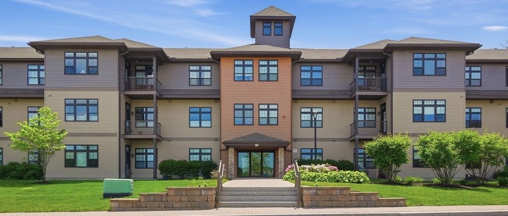 11 Executive Drive 113, Stoneham, MA 02180