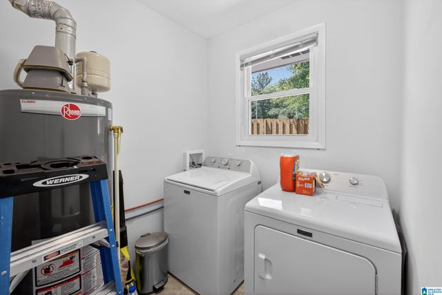 2050 OLDFIELD ROAD, Sylacauga, AL 35150