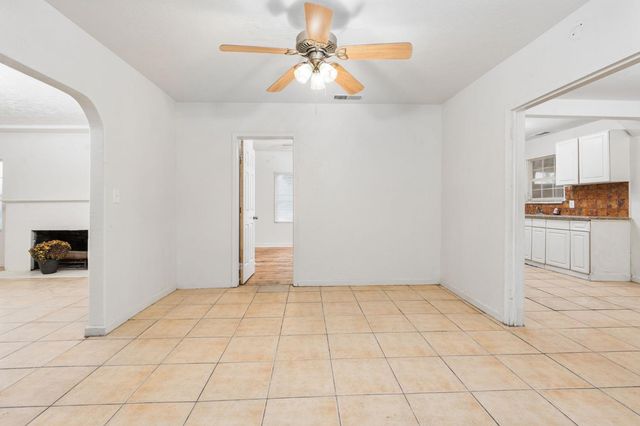 54 E Kearney Boulevard, Fresno, CA 93706