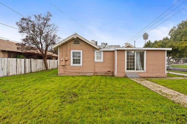 54 E Kearney Boulevard, Fresno, CA 93706