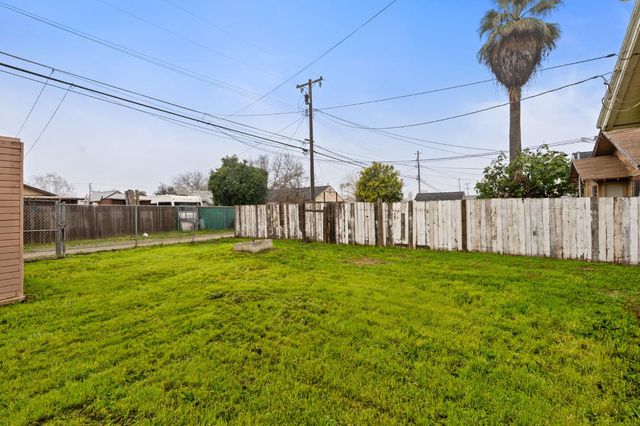 54 E Kearney Boulevard, Fresno, CA 93706
