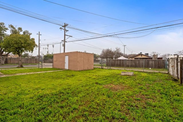 54 E Kearney Boulevard, Fresno, CA 93706