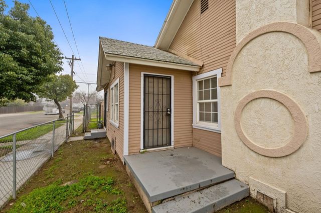 54 E Kearney Boulevard, Fresno, CA 93706
