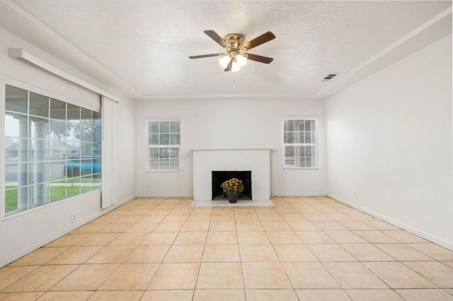 54 E Kearney Boulevard, Fresno, CA 93706