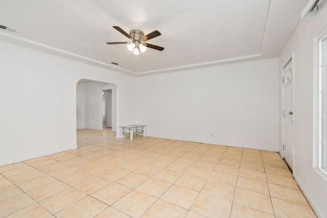 54 E Kearney Boulevard, Fresno, CA 93706