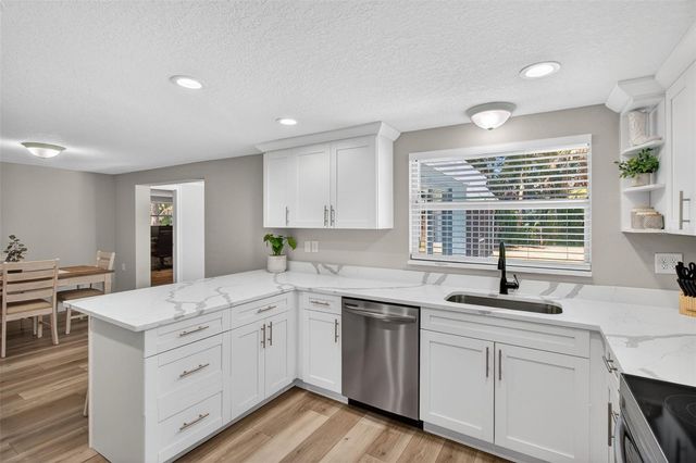 823 RIVERSIDE DRIVE, Tarpon Springs, FL 34689