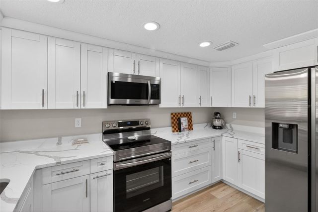 823 RIVERSIDE DRIVE, Tarpon Springs, FL 34689