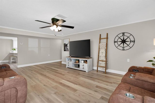 823 RIVERSIDE DRIVE, Tarpon Springs, FL 34689