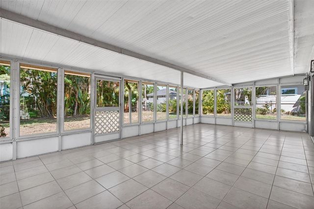 823 RIVERSIDE DRIVE, Tarpon Springs, FL 34689