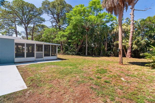 823 RIVERSIDE DRIVE, Tarpon Springs, FL 34689