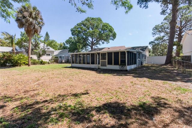 823 RIVERSIDE DRIVE, Tarpon Springs, FL 34689