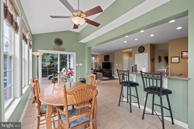 34 JOY CIR, Barto, PA 19504