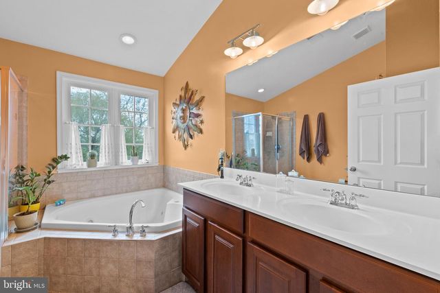 34 JOY CIR, Barto, PA 19504