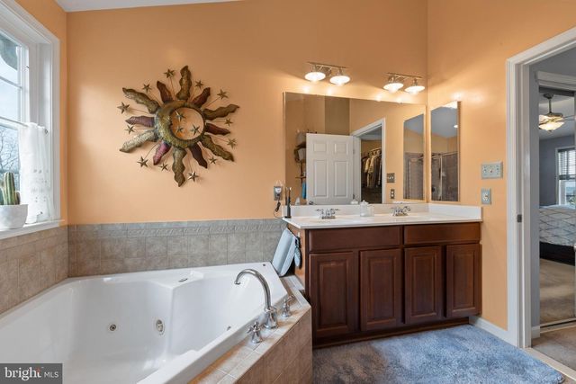 34 JOY CIR, Barto, PA 19504