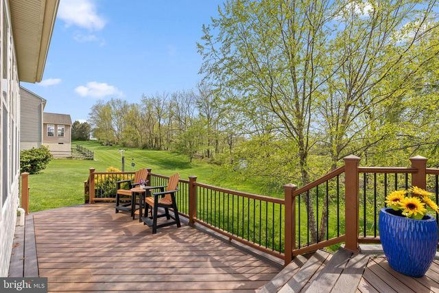 34 JOY CIR, Barto, PA 19504