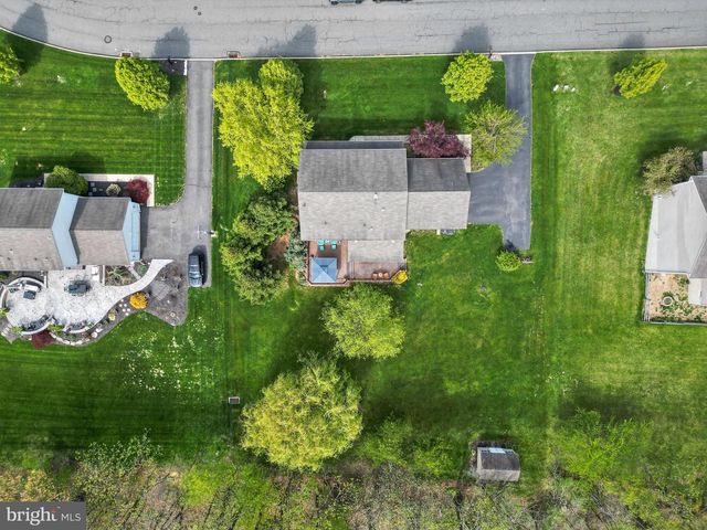 34 JOY CIR, Barto, PA 19504
