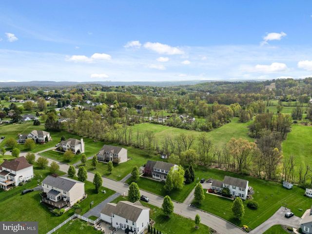 34 JOY CIR, Barto, PA 19504
