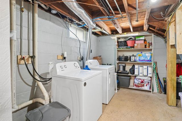 1652 Bertch Avenue, Waterloo, IA 50702