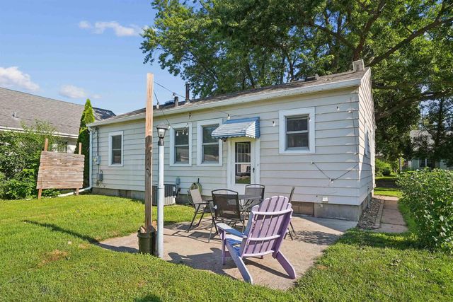 1652 Bertch Avenue, Waterloo, IA 50702