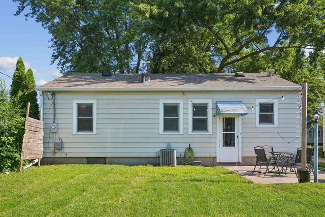 1652 Bertch Avenue, Waterloo, IA 50702