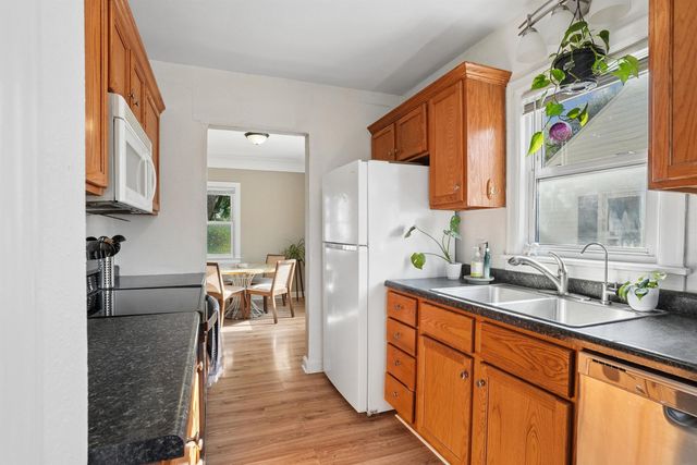 1652 Bertch Avenue, Waterloo, IA 50702