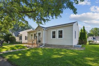1652 Bertch Avenue, Waterloo, IA 50702
