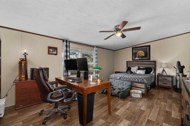 775 CR 418 D, Henderson, TX 75652