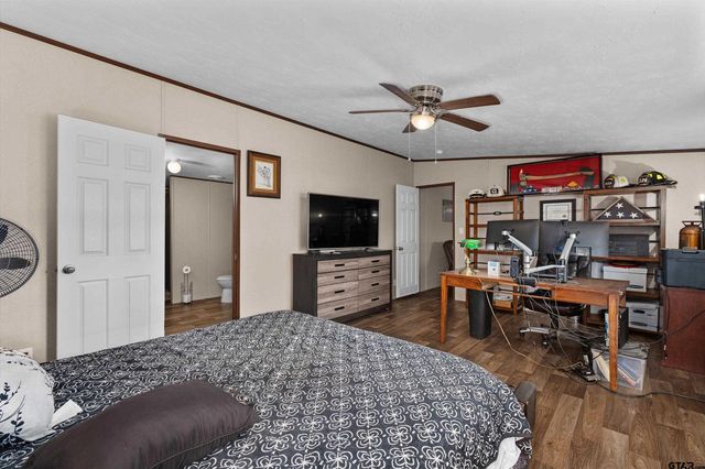 775 CR 418 D, Henderson, TX 75652