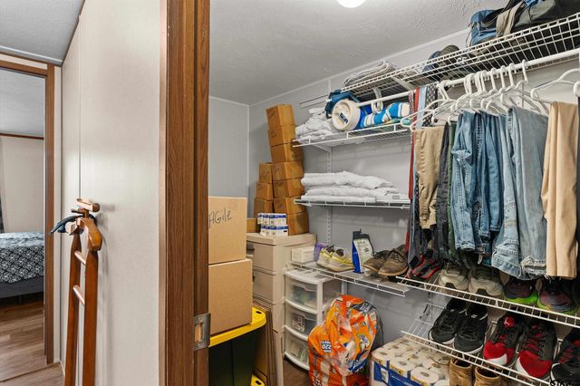 775 CR 418 D, Henderson, TX 75652