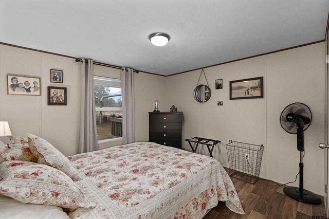 775 CR 418 D, Henderson, TX 75652