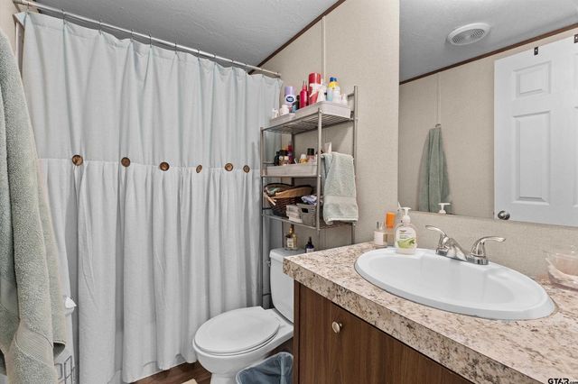 775 CR 418 D, Henderson, TX 75652