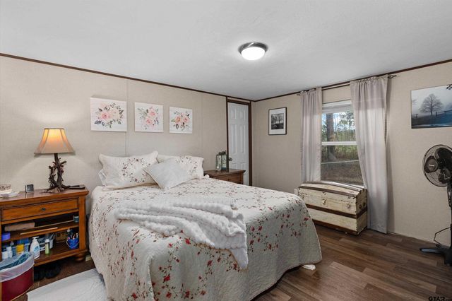 775 CR 418 D, Henderson, TX 75652